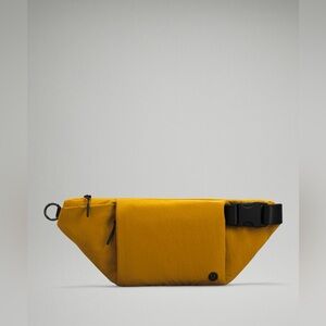 Lululemon Multi-Pocket Belt Crossbody Waist Bag Travel Activewear Gym Casual